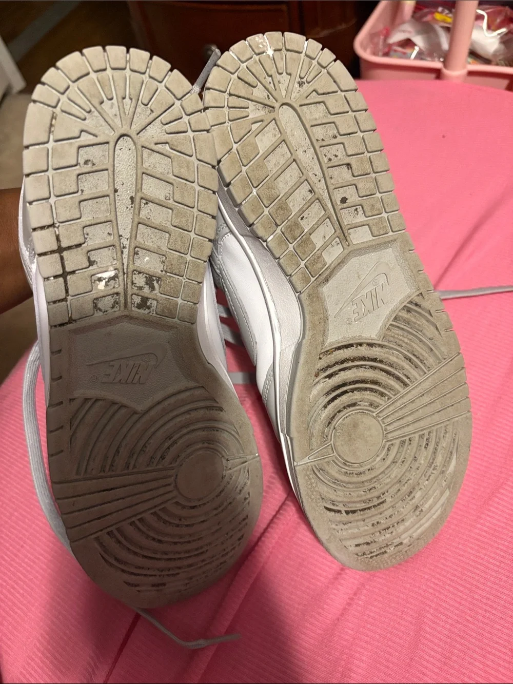 Nike Women’s Sneakers in White and Light Gray